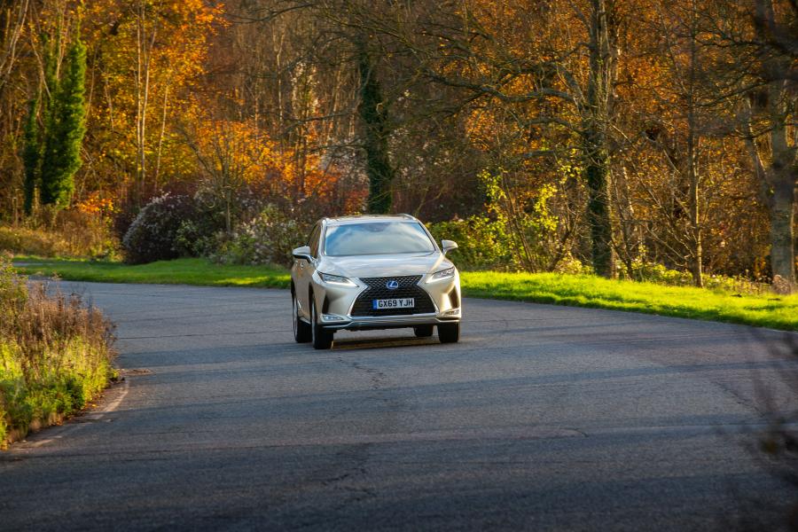  Lexus RX450hL 2019 года  (UK) (фото 5 из 40)